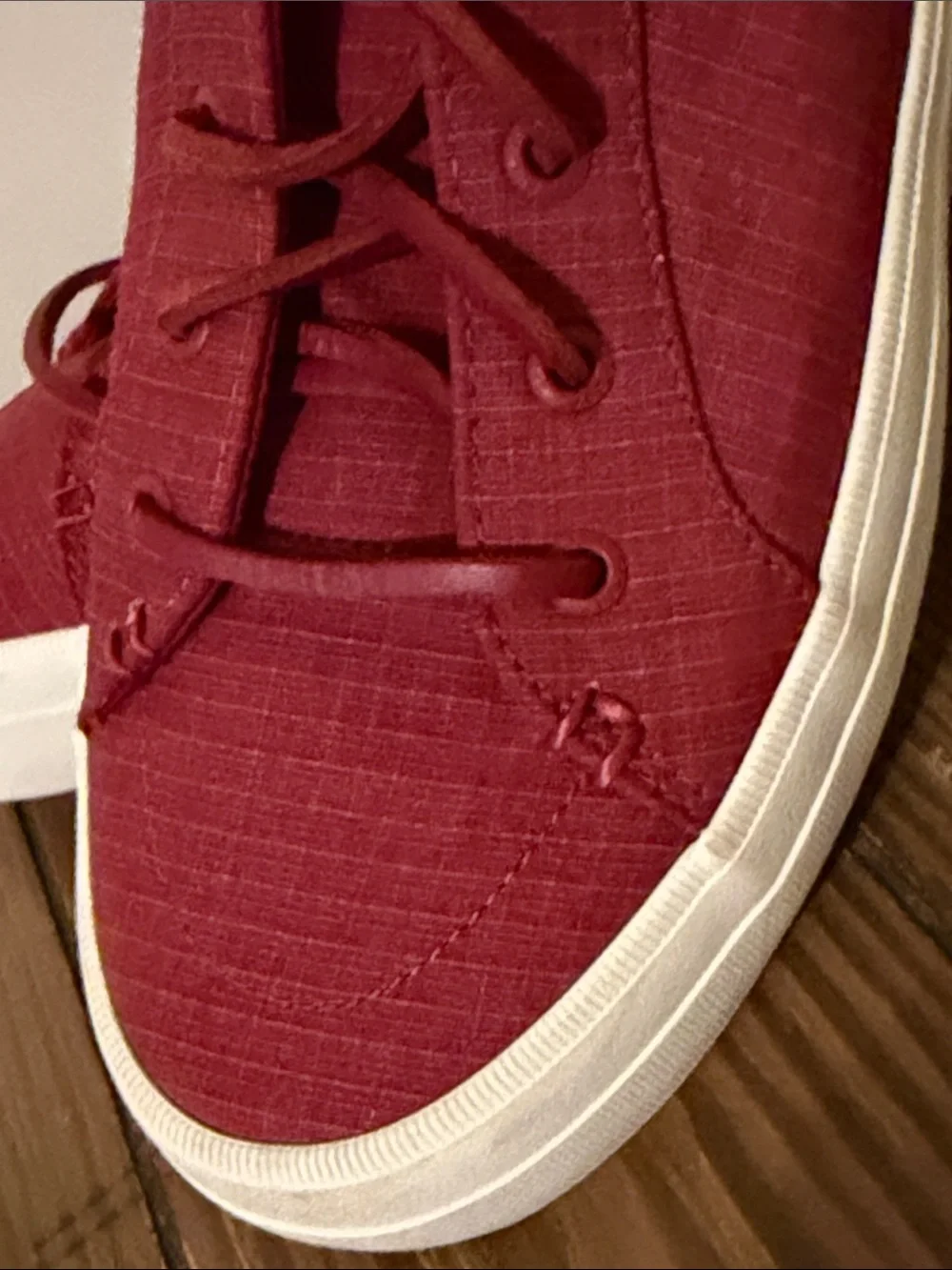 Sperry Women’s Burgundy Low-Top Lace-Up Sneakers